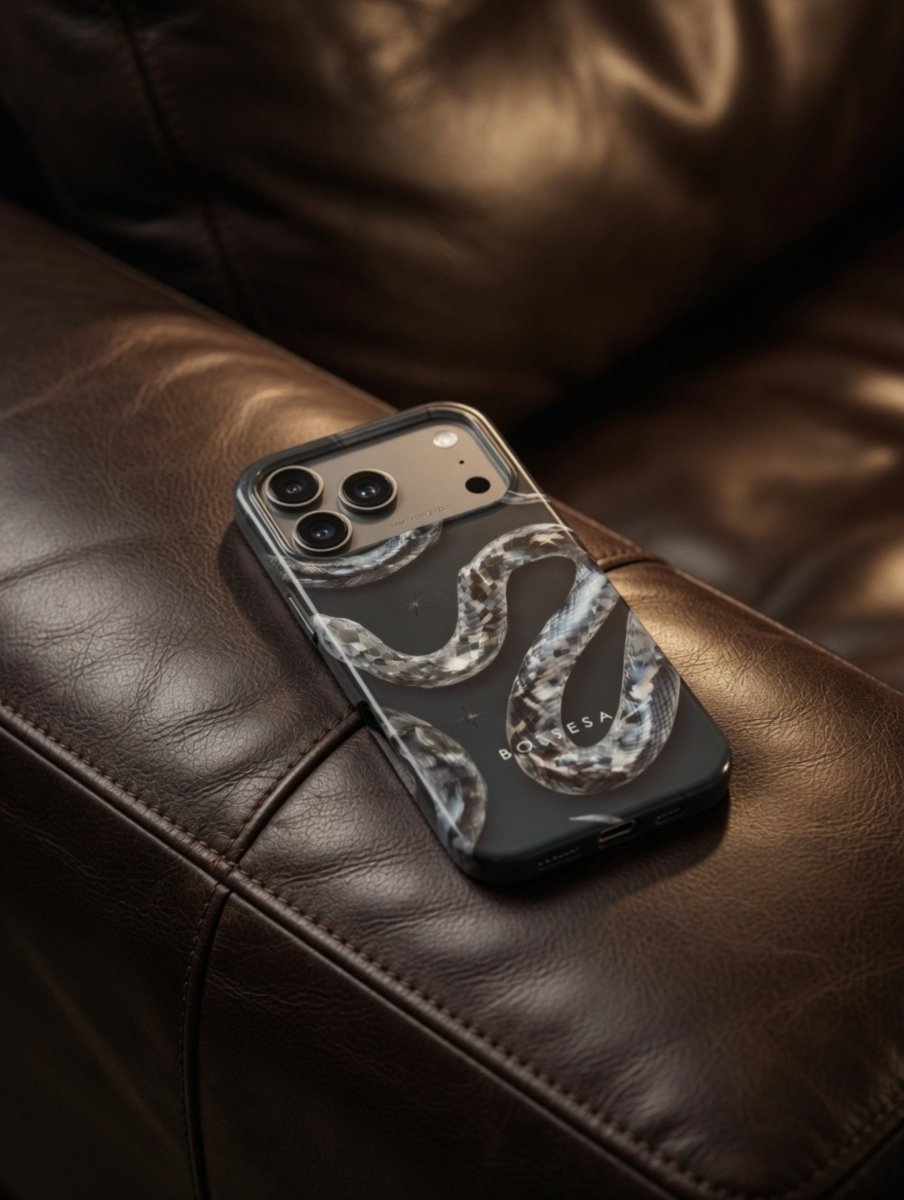 iPhone 17 Pro Max dėklas „Gyvatės Švytėjimas“