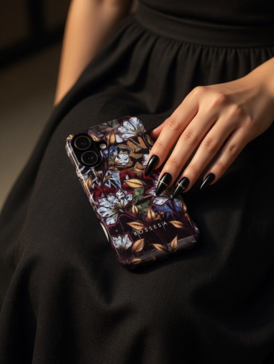 iPhone 16 dėklas „Žydinti Tamsa“