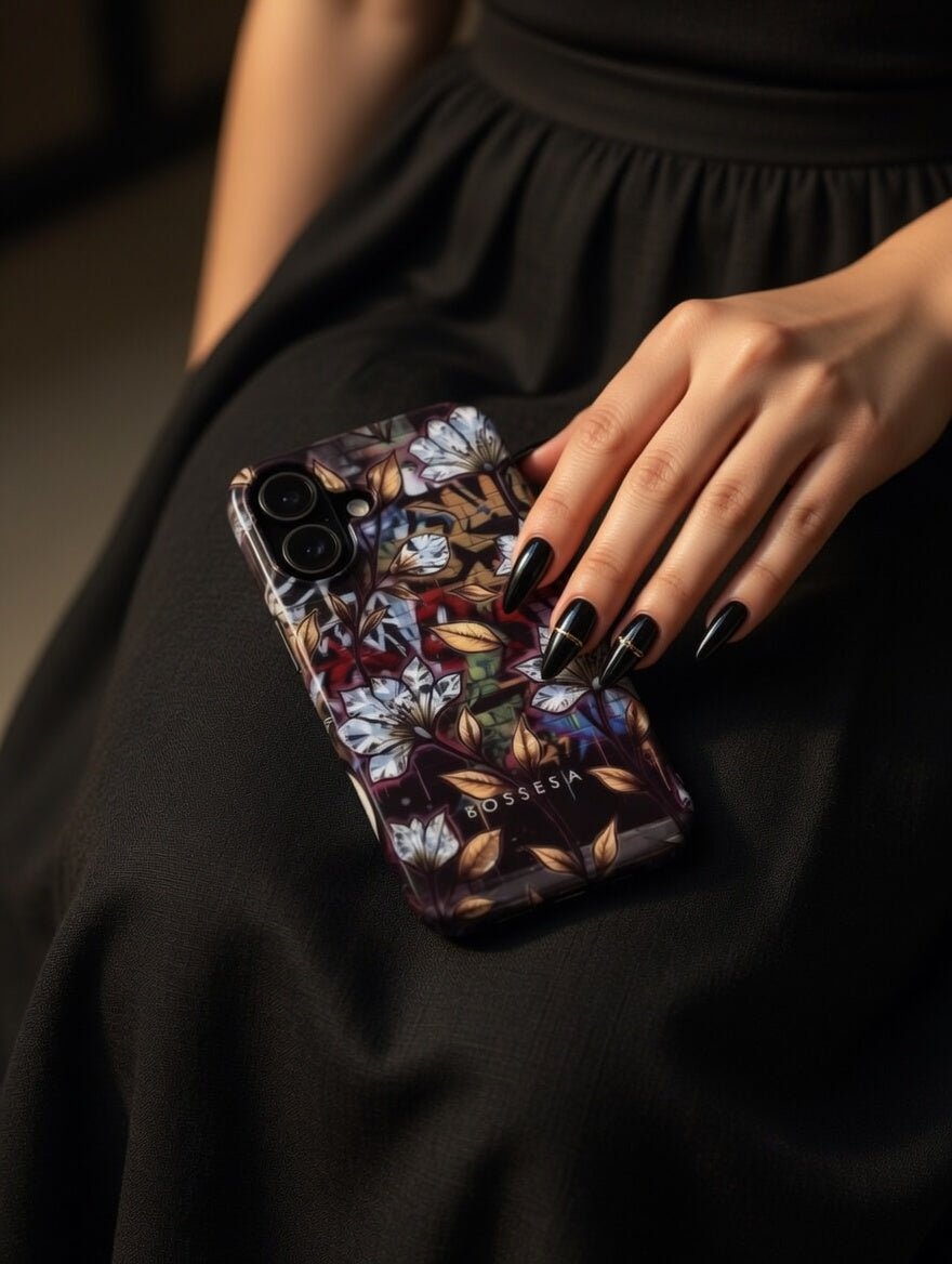 iPhone 17 dėklas „Žydinti Tamsa“