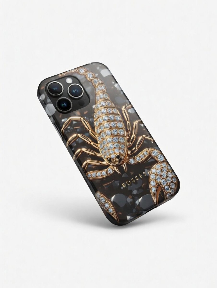 iPhone 16 Pro Max dėklas „Nakties Skorpionė“