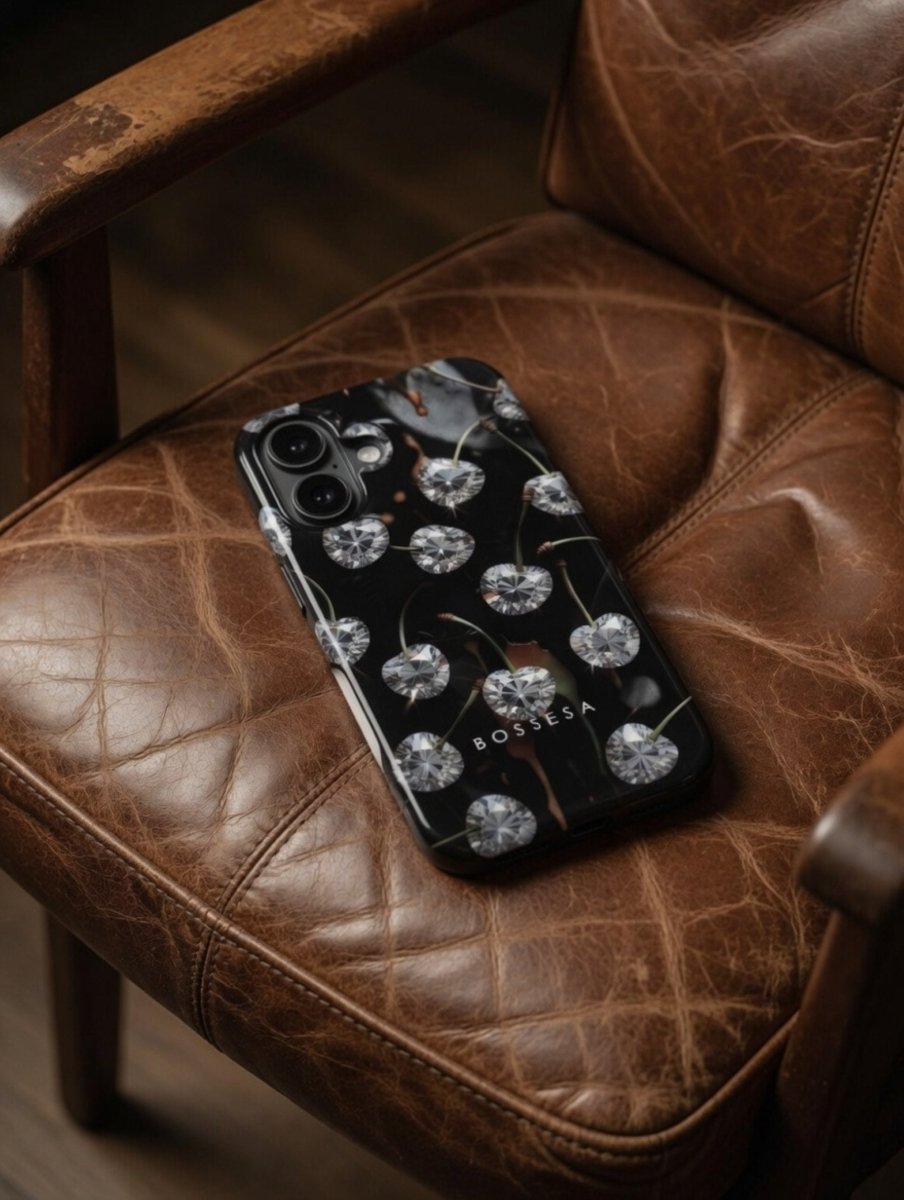 iPhone 16 Plus dėklas „Deimantinės Vyšnios“