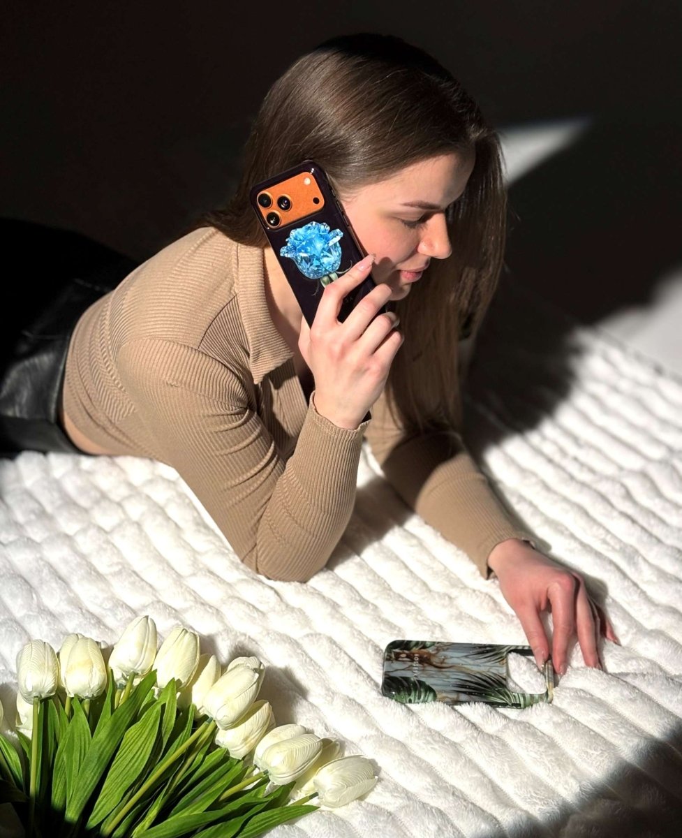 iPhone 16 Pro dėklas „Deimantinė rožė“